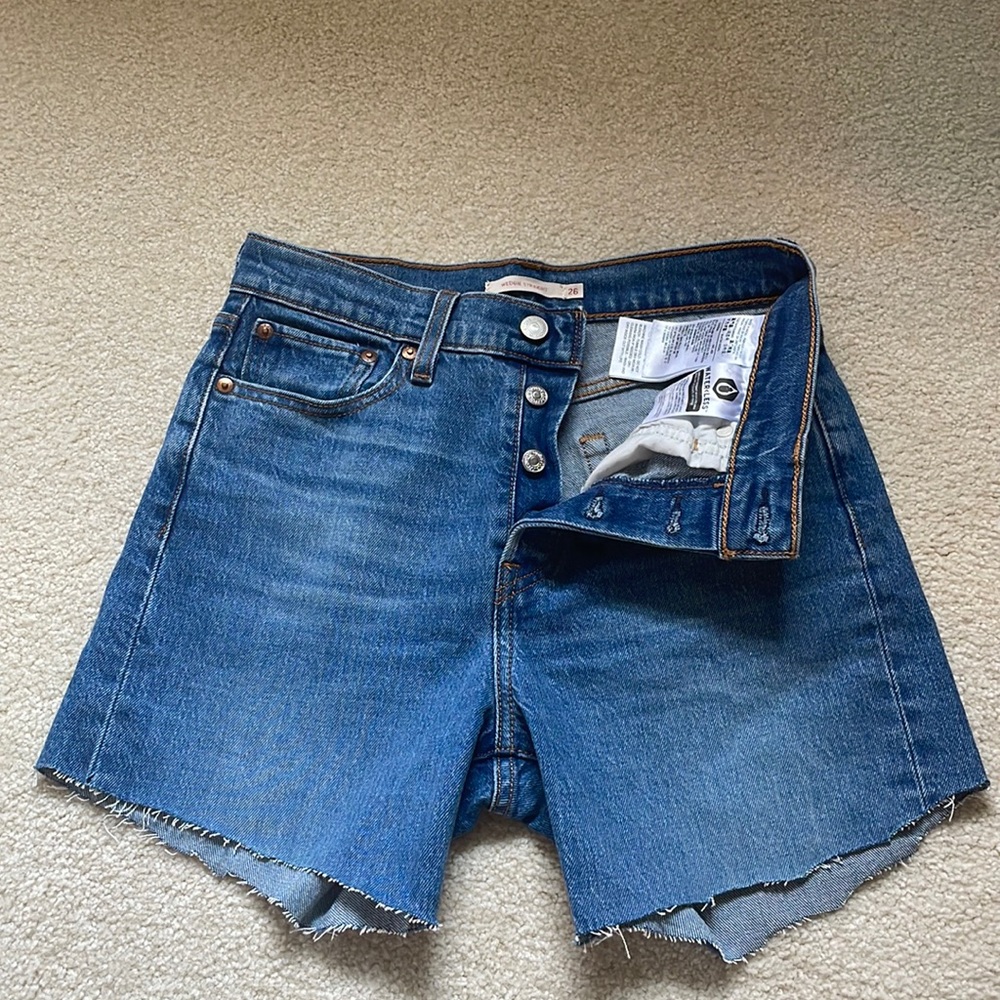 Levi’s jean shorts- size 26